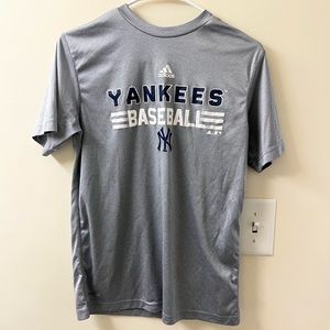 New York Yankees shirt